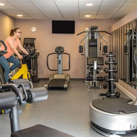 호텔 머큐어 시티 4*